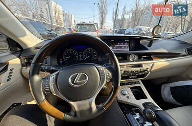 Седан Lexus ES 2014 в Киеве