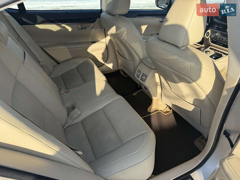 Седан Lexus ES 2014 в Киеве фото 23 Седан Lexus ES 2014 в Киеве