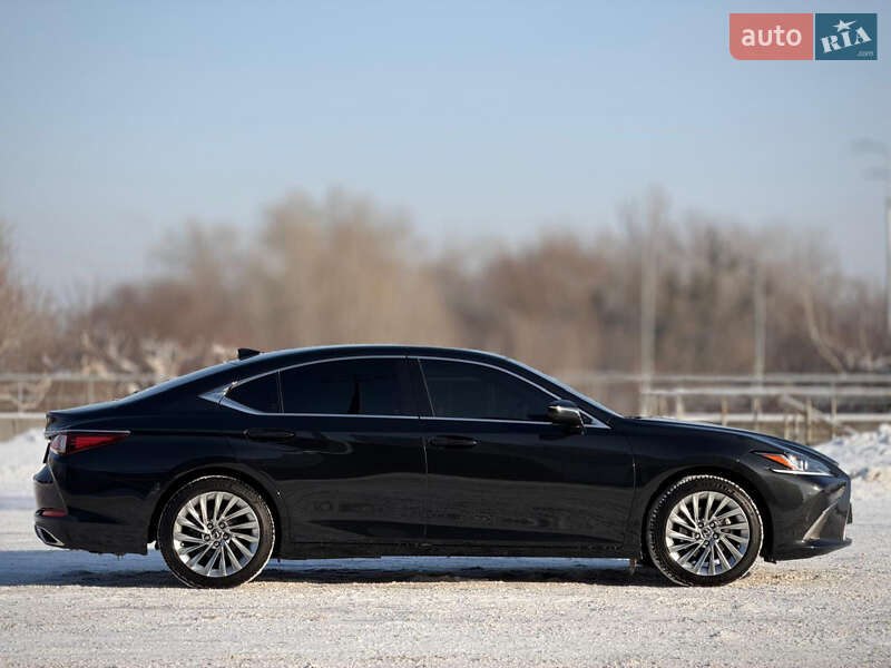 Седан Lexus ES 2022 в Києві