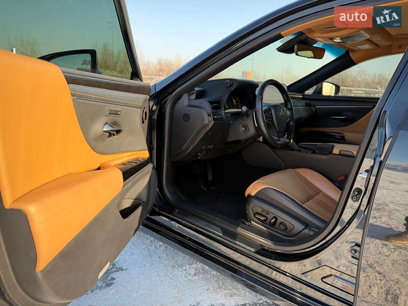 Седан Lexus ES 2022 в Києві