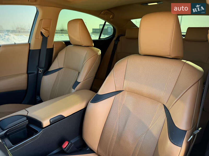 Седан Lexus ES 2022 в Києві