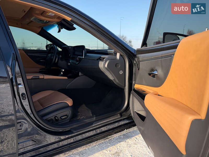 Седан Lexus ES 2022 в Києві