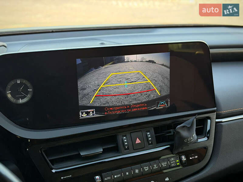 Седан Lexus ES 2022 в Києві