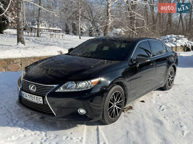 Седан Lexus ES 2013 в Киеве