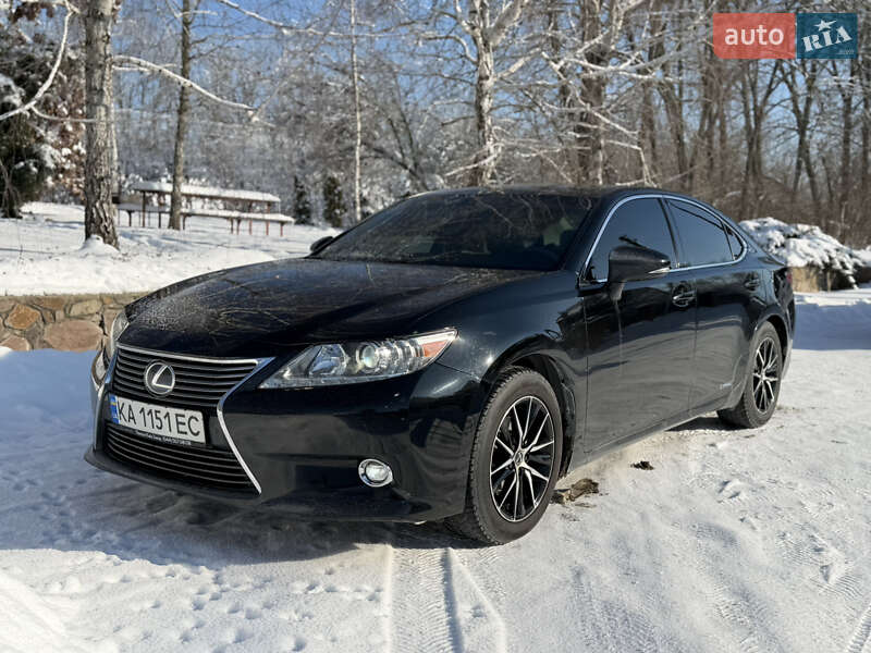Седан Lexus ES 2013 в Киеве