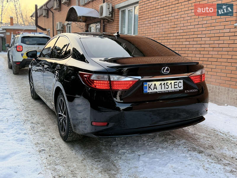 Седан Lexus ES 2013 в Киеве