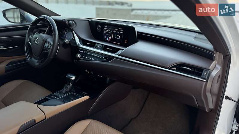 Седан Lexus ES 2021 в Києві