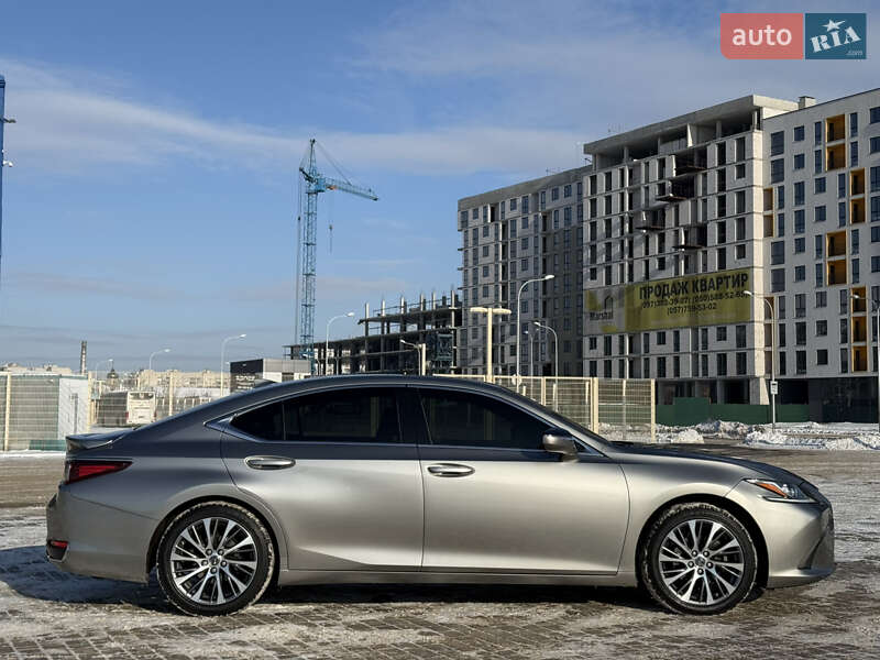 Седан Lexus ES 2019 в Харкові