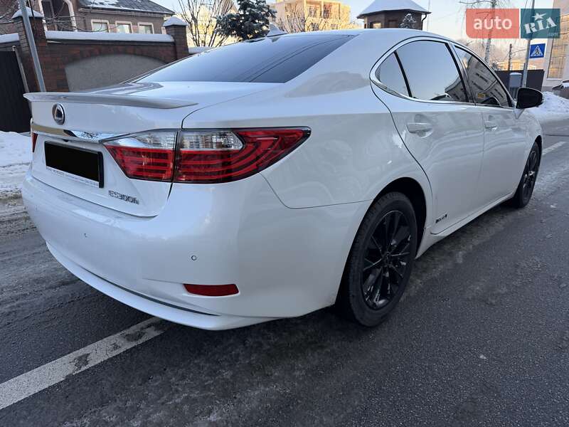 Седан Lexus ES 2013 в Києві