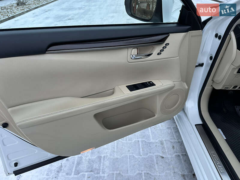 Седан Lexus ES 2012 в Одесі