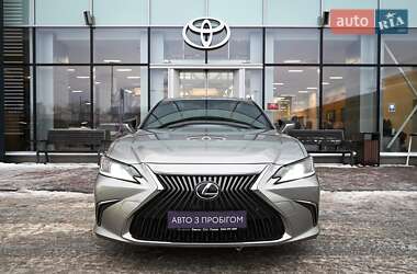 Седан Lexus ES 2021 в Киеве