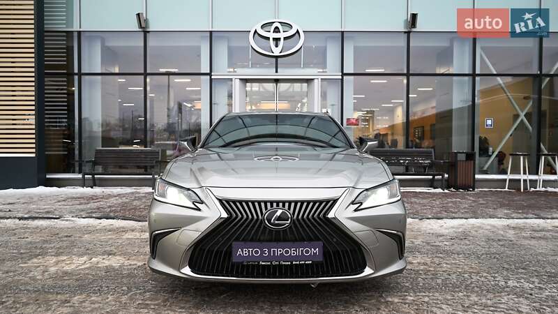 Седан Lexus ES 2021 в Киеве