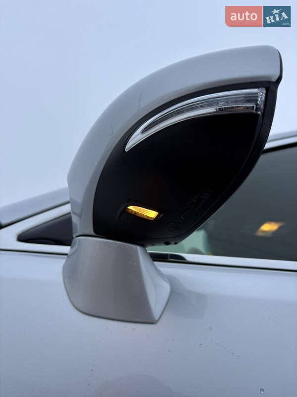 Седан Lexus ES 2014 в Киеве фото 25 Седан Lexus ES 2014 в Киеве