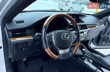 Седан Lexus ES 2014 в Киеве