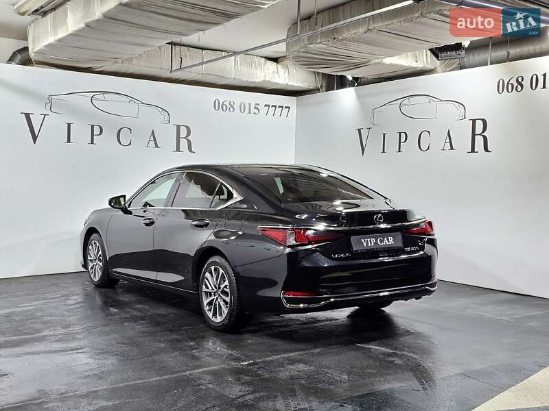 Седан Lexus ES 2022 в Киеве