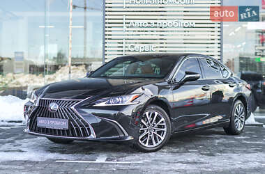 Седан Lexus ES 2023 в Львове