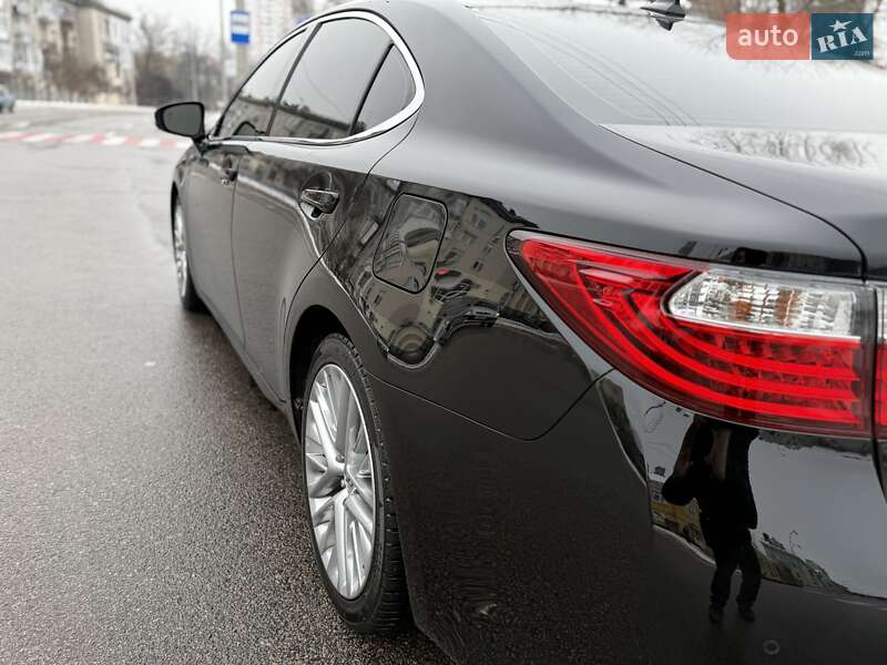 Седан Lexus ES 2012 в Києві