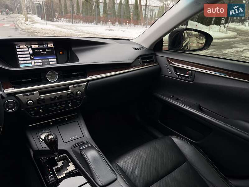 Седан Lexus ES 2012 в Києві