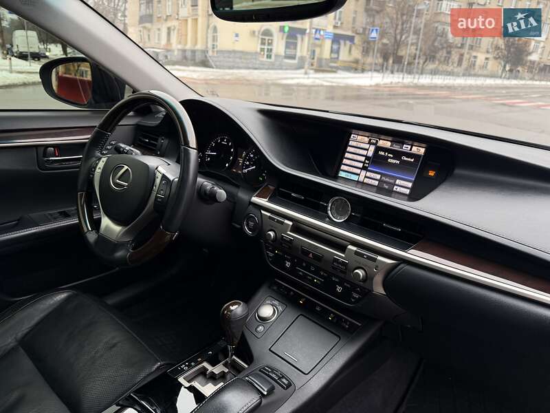 Седан Lexus ES 2012 в Києві