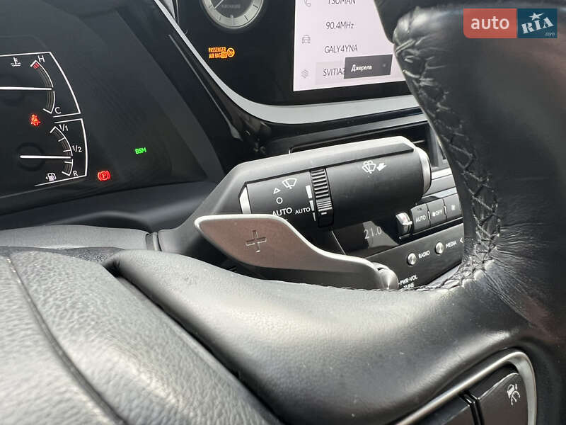 Седан Lexus ES 2024 в Рівному
