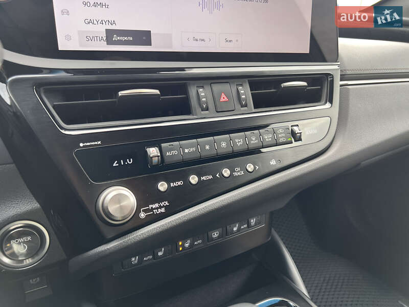 Седан Lexus ES 2024 в Рівному