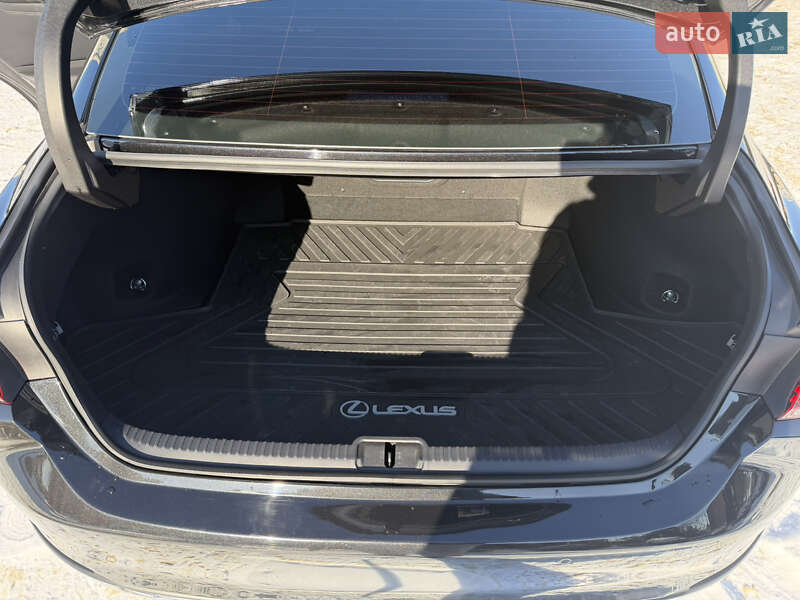 Седан Lexus ES 2024 в Одессе