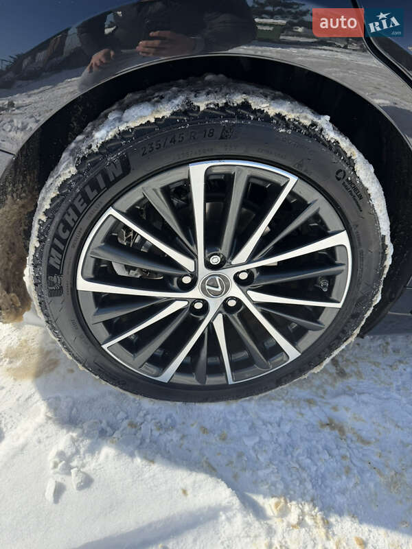 Седан Lexus ES 2024 в Одессе