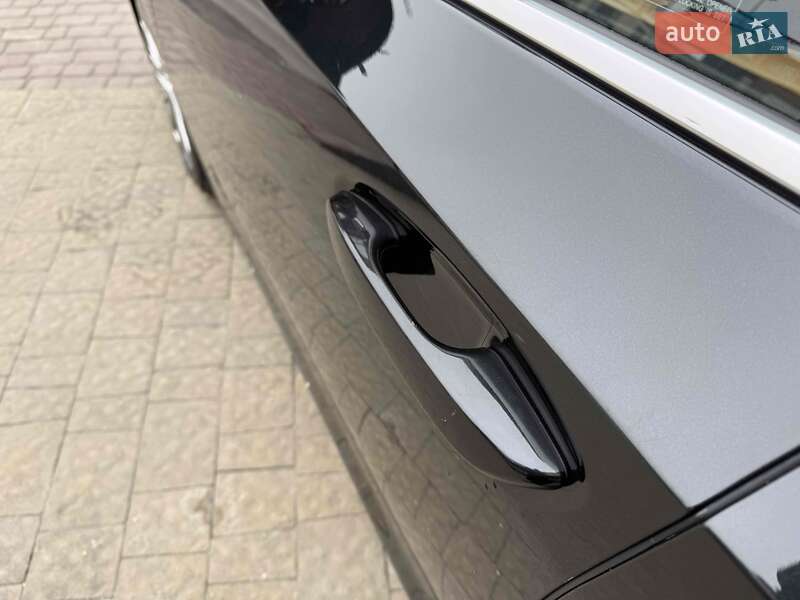 Седан Lexus ES 2022 в Львові