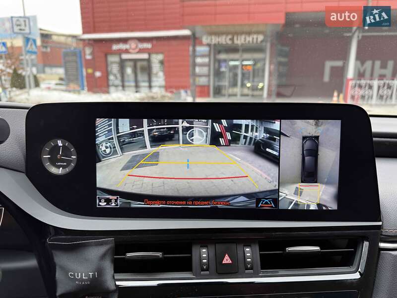 Седан Lexus ES 2022 в Львові