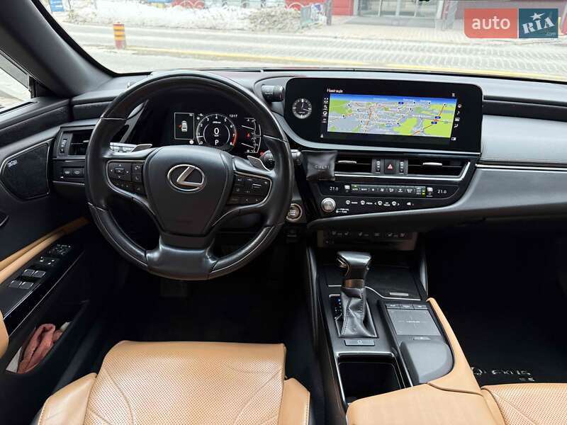 Седан Lexus ES 2022 в Львові