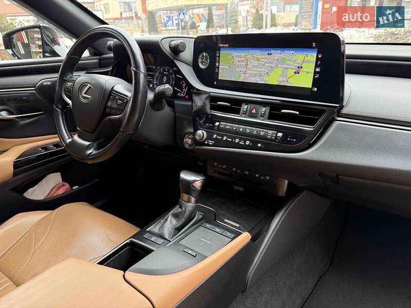 Седан Lexus ES 2022 в Львові