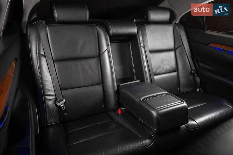 Седан Lexus ES 2015 в Одесі