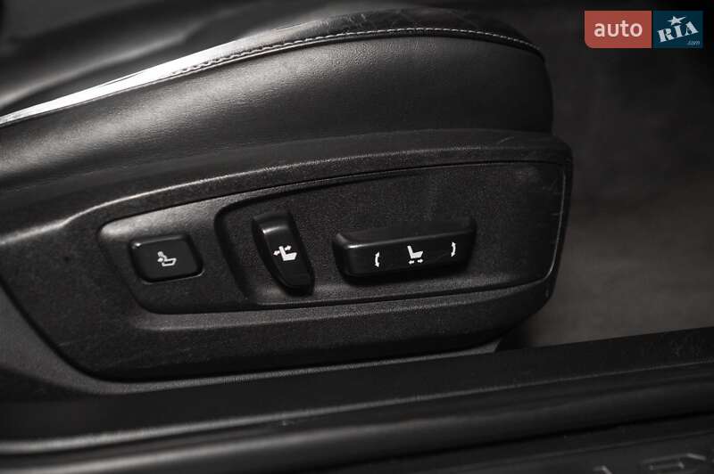 Седан Lexus ES 2015 в Одесі