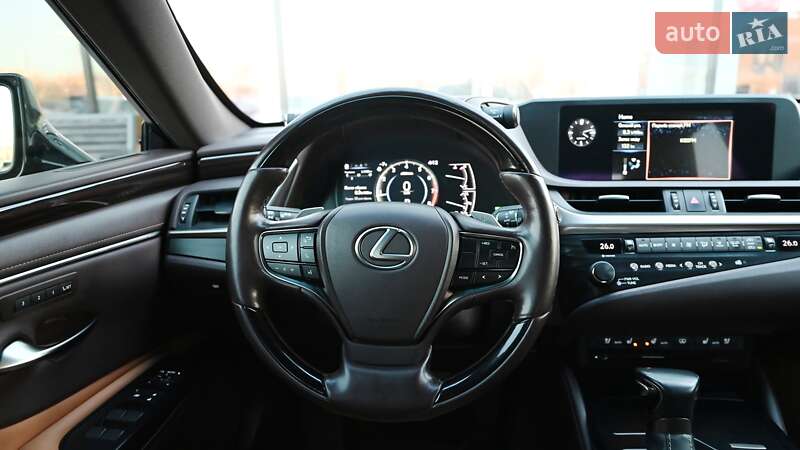 Седан Lexus ES 2019 в Киеве