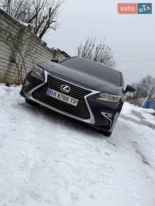Седан Lexus ES 2014 в Кропивницком