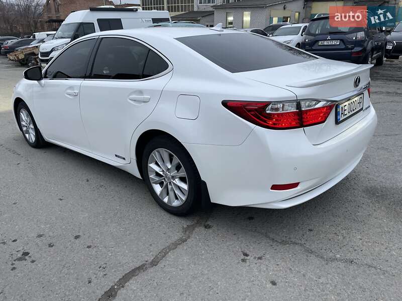 Седан Lexus ES 2014 в Дніпрі