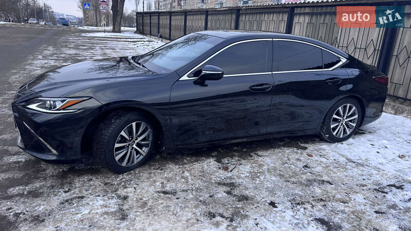 Седан Lexus ES 2019 в Кривому Розі