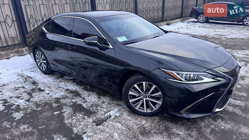 Седан Lexus ES 2019 в Кривому Розі
