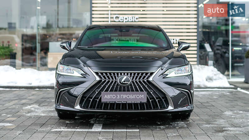 Седан Lexus ES 2024 в Львові