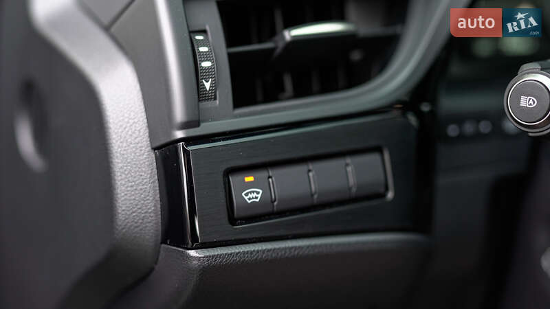 Седан Lexus ES 2024 в Львові