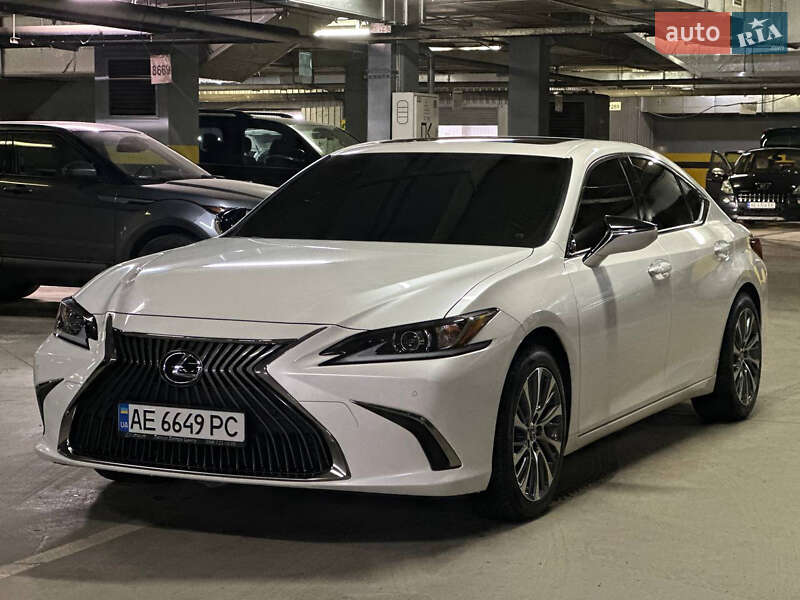 Седан Lexus ES 2021 в Дніпрі