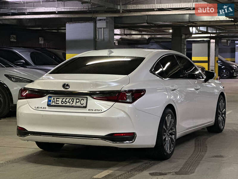 Седан Lexus ES 2021 в Дніпрі
