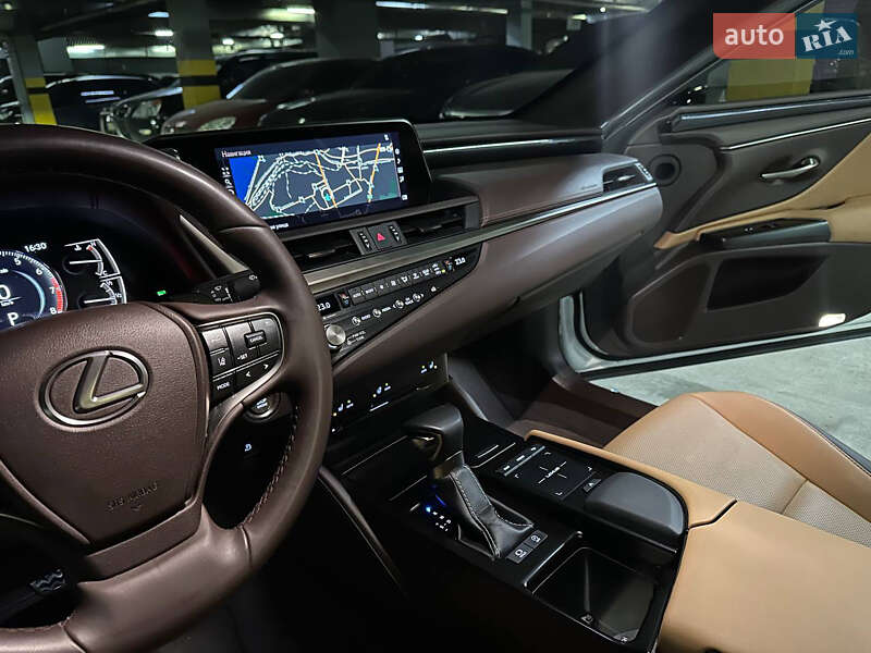 Седан Lexus ES 2021 в Дніпрі