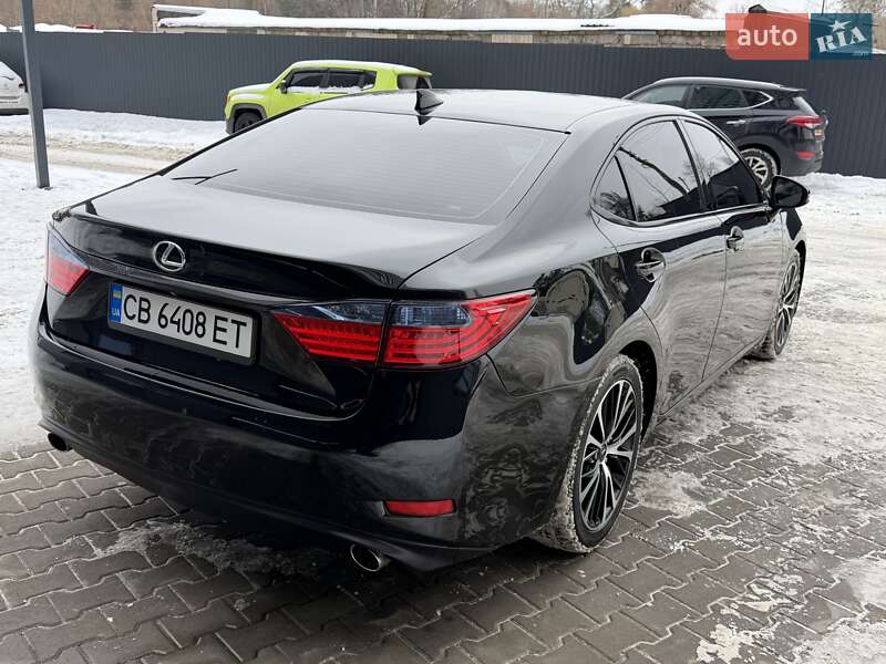 Седан Lexus ES 2015 в Киеве