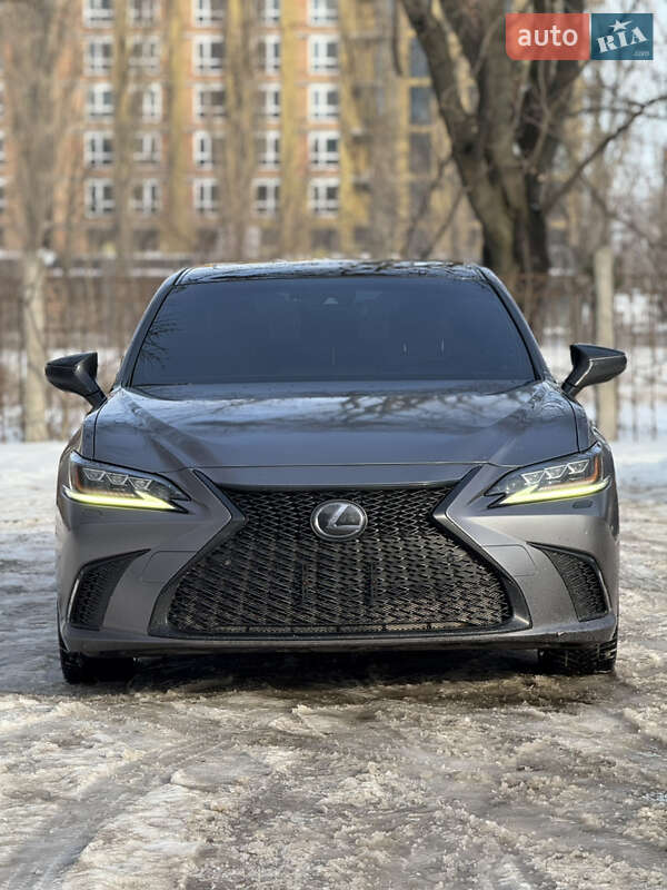 Седан Lexus ES 2019 в Вінниці