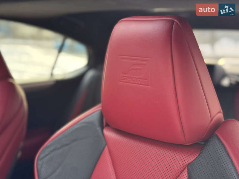 Седан Lexus ES 2019 в Вінниці