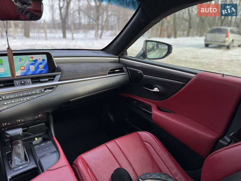 Седан Lexus ES 2019 в Вінниці