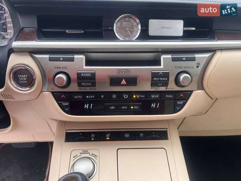 Седан Lexus ES 2012 в Львові