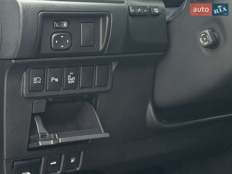 Седан Lexus ES 2016 в Києві