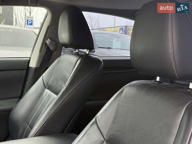 Седан Lexus ES 2016 в Києві